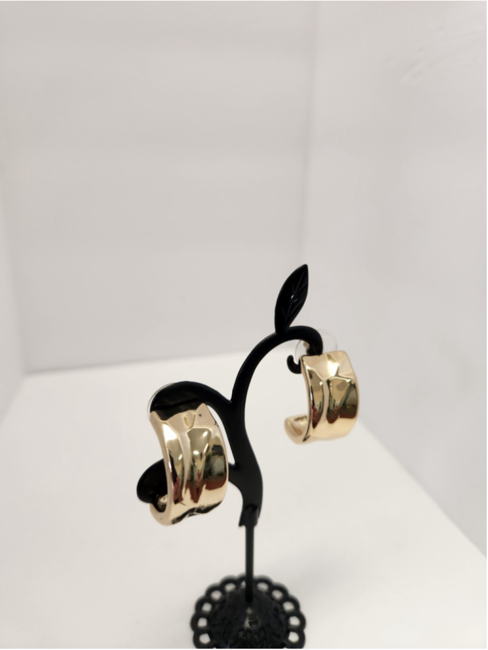 ON·34TH Gold Hoop Earrings - Picture 6 of 9